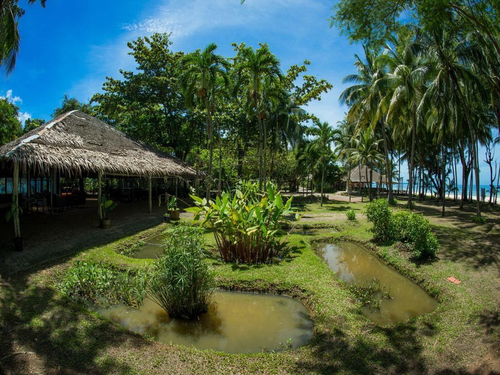 Отель Baan Chumphon Pathio Экстерьер фото