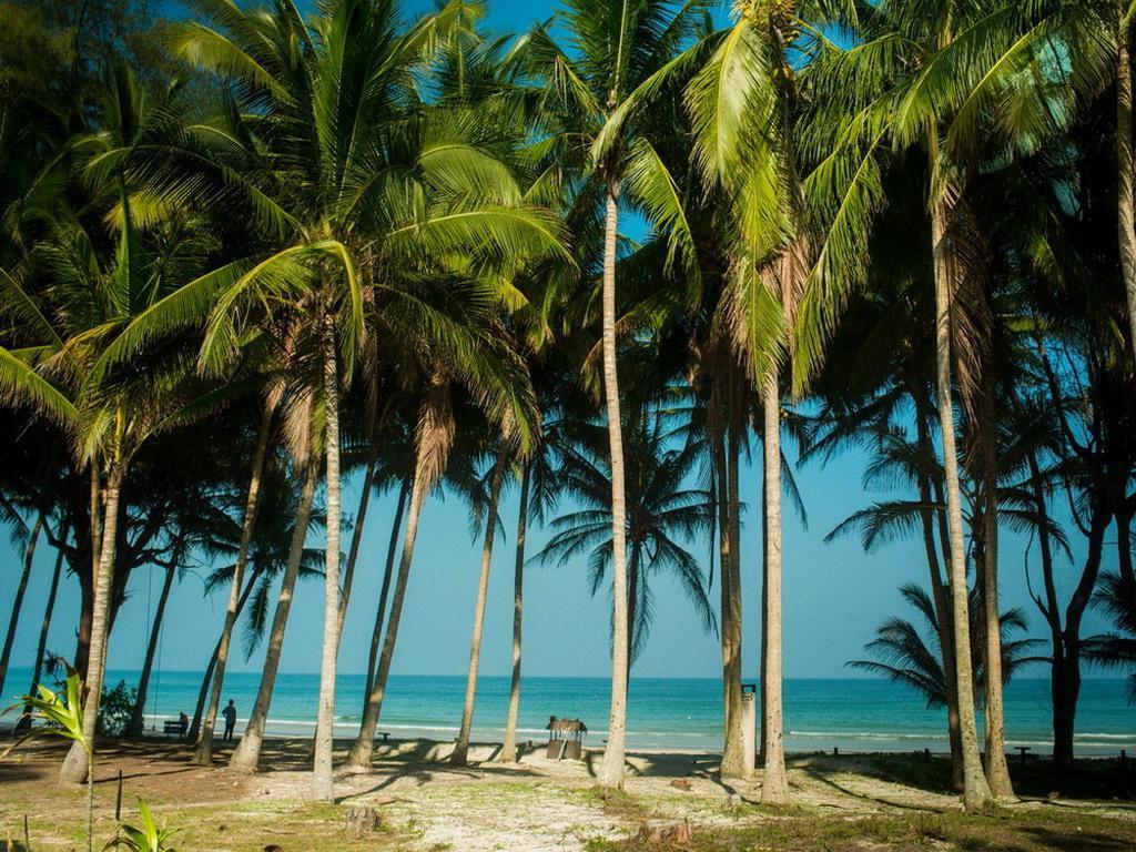Отель Baan Chumphon Pathio Экстерьер фото