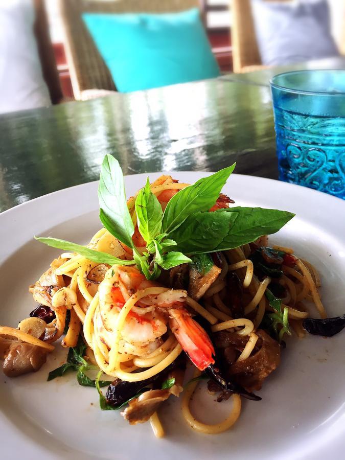 Отель Baan Chumphon Pathio Экстерьер фото