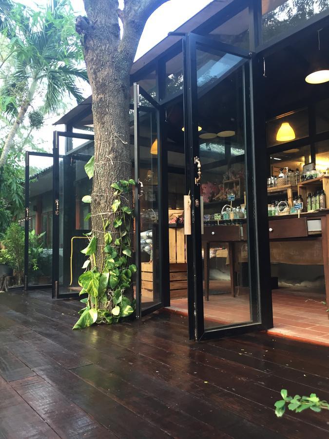 Отель Baan Chumphon Pathio Экстерьер фото